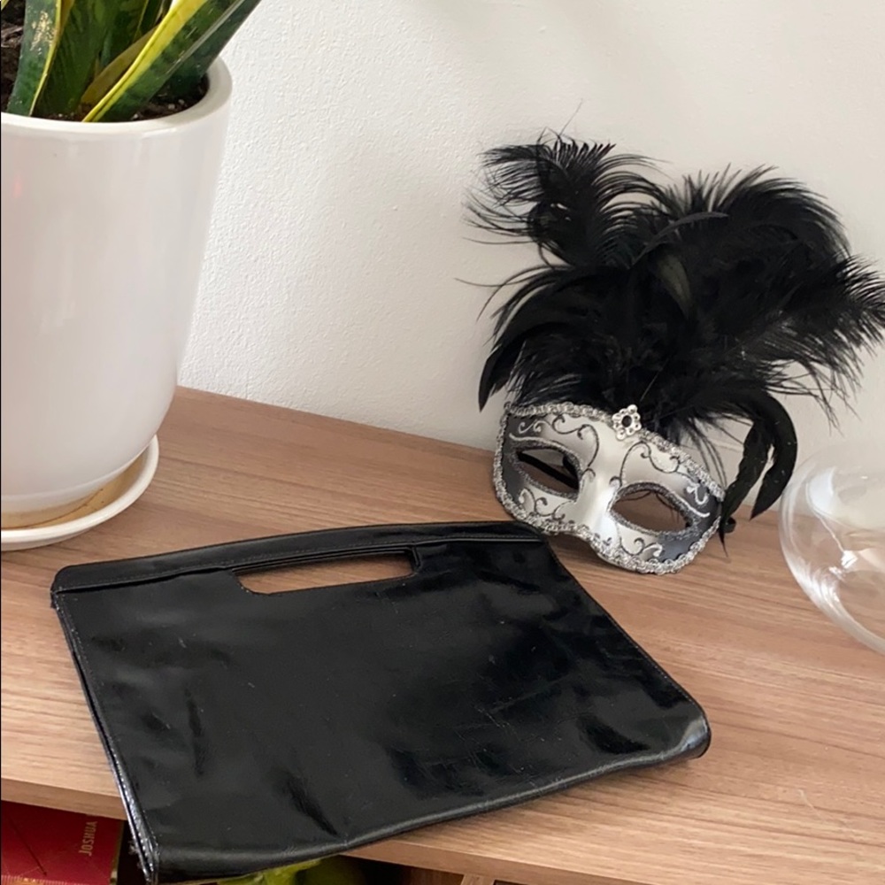 Icing patent black envelope clutch